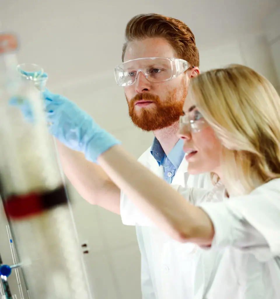 High Science Institute of Technology scientists working in laboratory