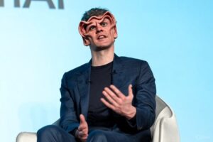 Altman Debuts New AI Deice